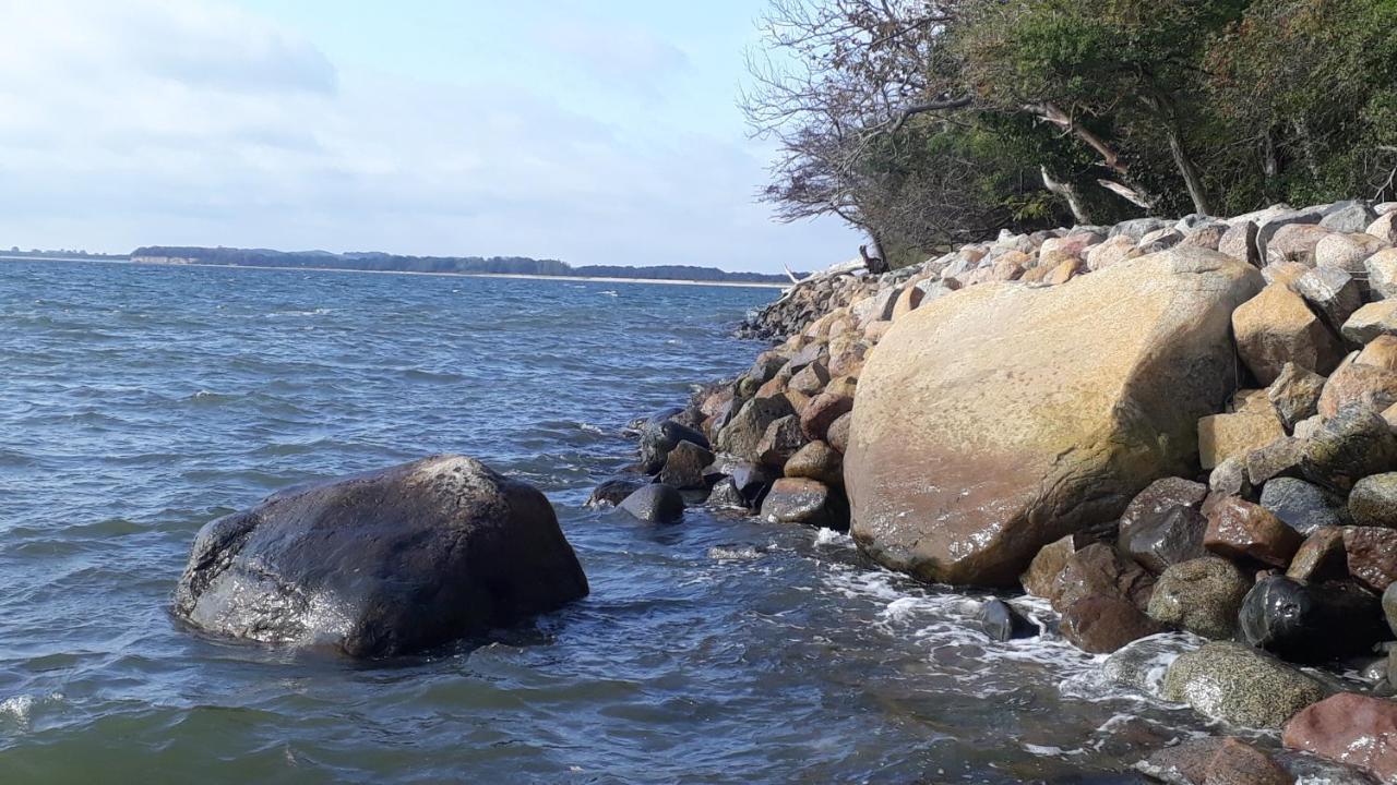 Traumblick Und Komfort - Lichtdurchflutete 85 Qm Wohnung Nahe Suedstrand Goehren Inklusive Schwimmbad Und Sauna Im Ahoi Sellin Exterior foto